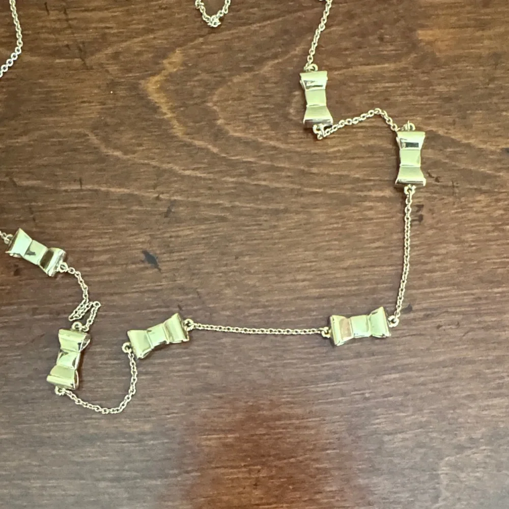 kate spade Gold Bow Link Long Necklace - Pink Pouch